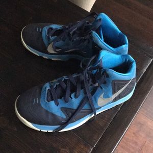 blue nike basketball shoes